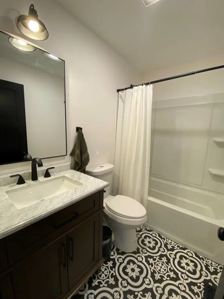 efac9098a2b142b2a176347b6cf24a35 LargeOriginal.jpg