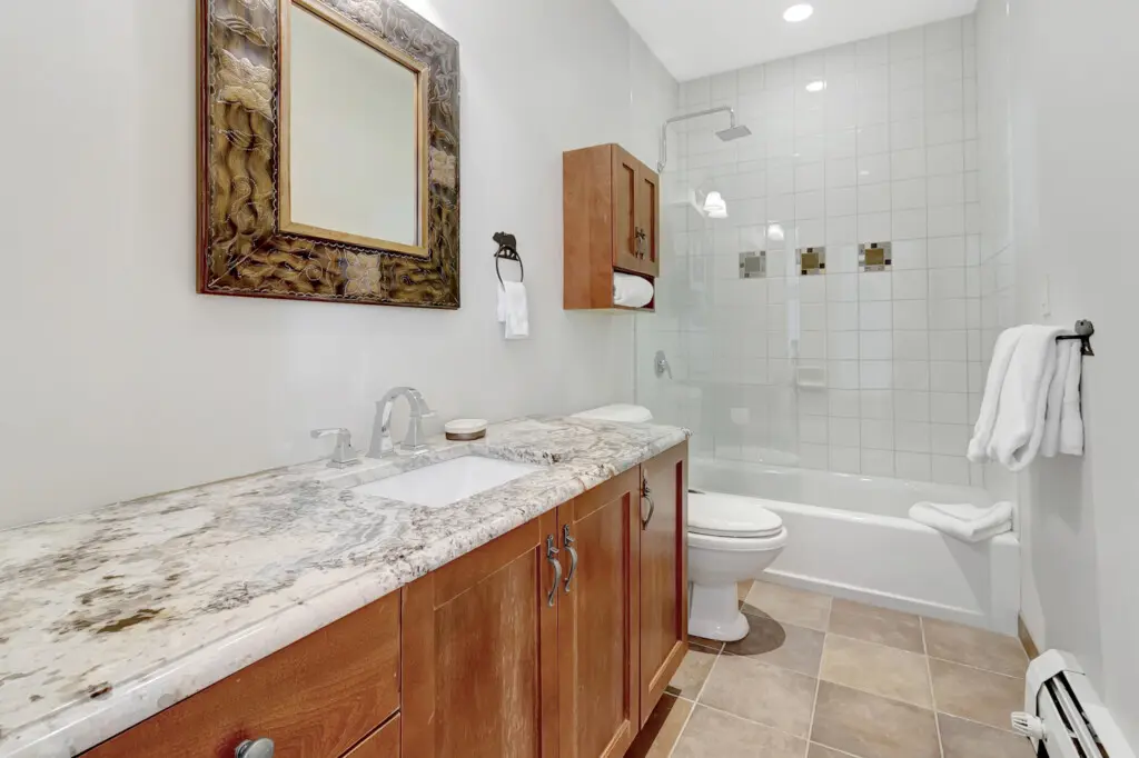 3rd Full Bath view a 2nd Floor