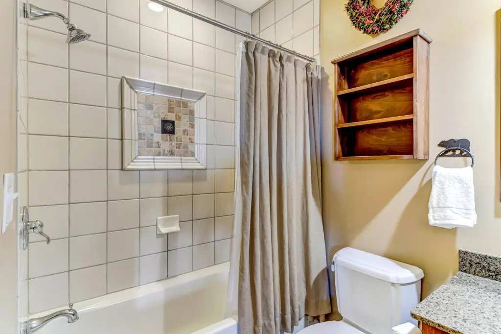 4aac523b406447fc9291517200da81e1 LargeOriginal.jpg