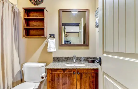 4e94f3bea33d41d386cf3940494e4465 LargeOriginal.jpg