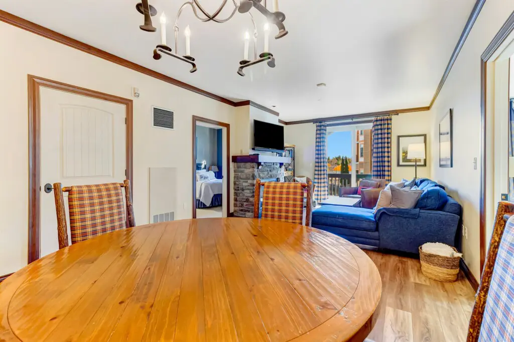 95e1d4242d9a4a9f841d4659ac500f1e LargeOriginal.jpg